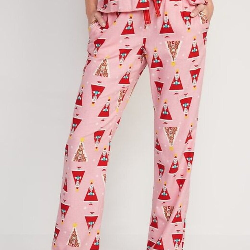 Brand NWT Old Navy Soft Pink Flannel Women's Pajamas w/Red Triangle Santas, 2x